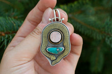 Load image into Gallery viewer, Serpent talisman rosequartz
