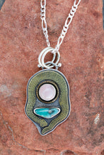 Load image into Gallery viewer, Serpent talisman rosequartz
